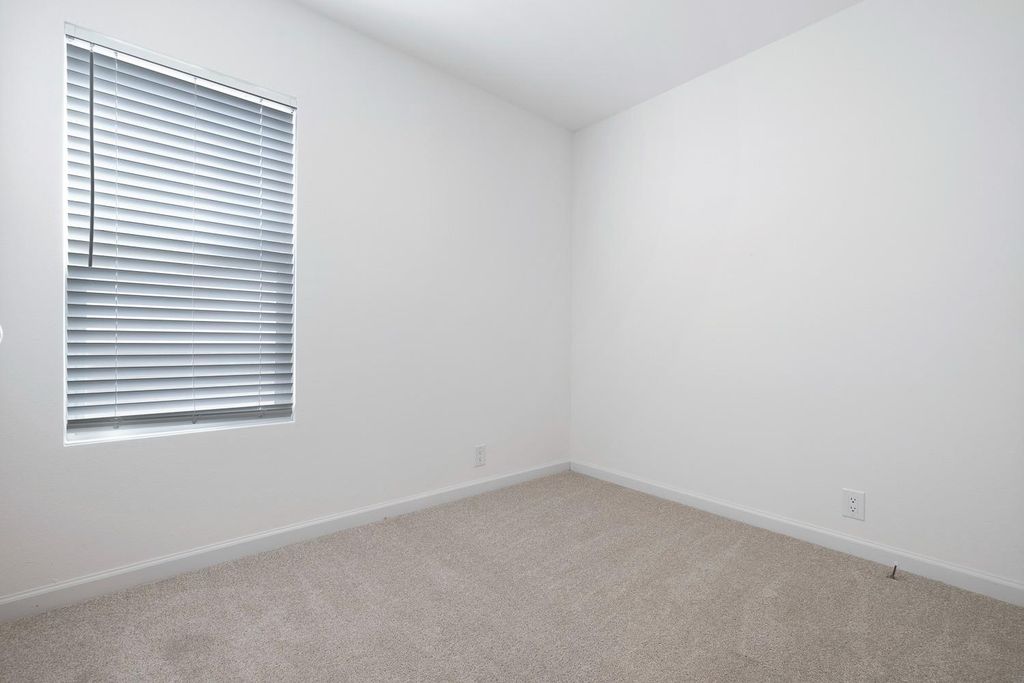 Image 21 of property listing at 1719 W Olive Avenue # 37, Fresno, CA 93728