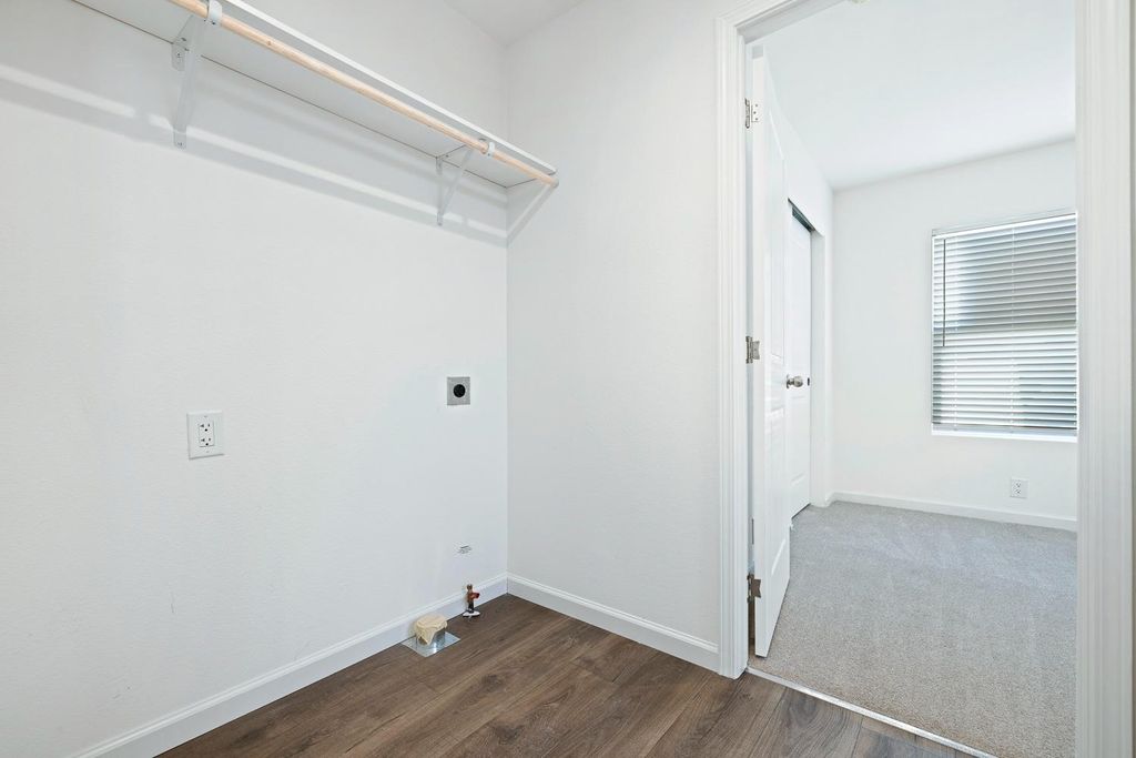 Image 23 of property listing at 1719 W Olive Avenue # 37, Fresno, CA 93728