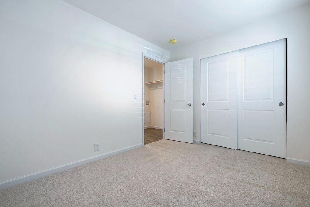 Image 26 of property listing at 1719 W Olive Avenue # 37, Fresno, CA 93728