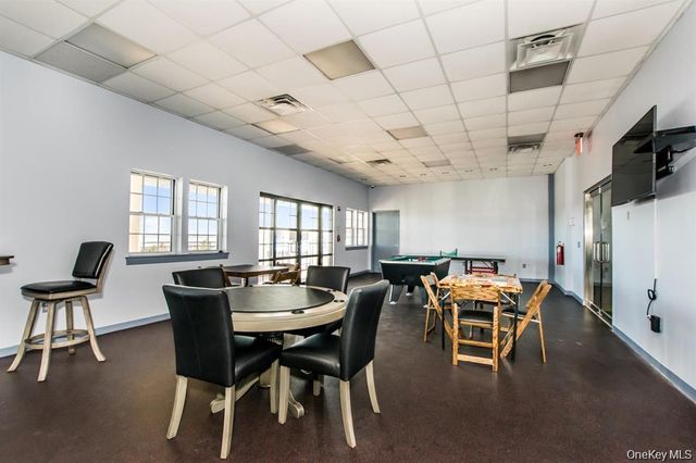 85 Admiral Court 87, Bronx, NY 10473