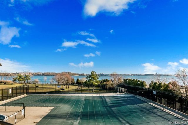 85 Admiral Court 87, Bronx, NY 10473