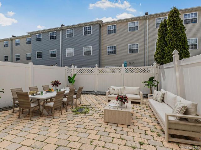 85 Admiral Court 87, Bronx, NY 10473
