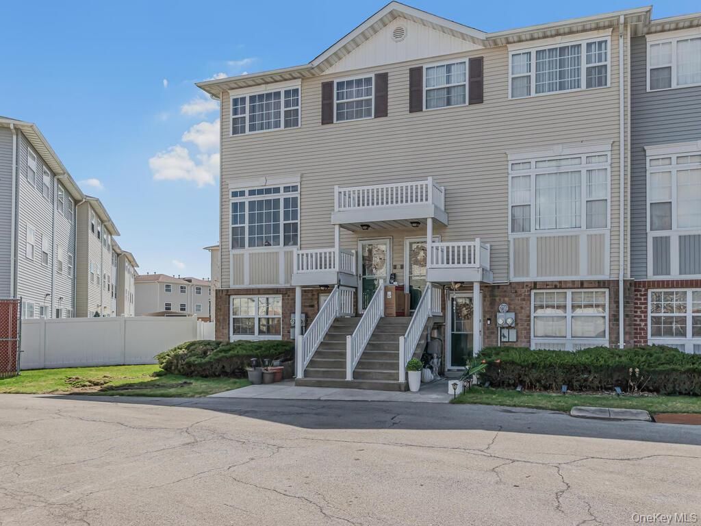 85 Admiral Court 87, Bronx, NY 10473