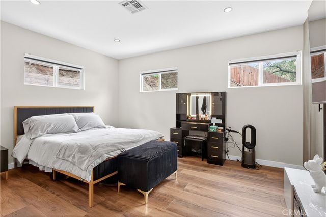 10260 Willow Spring Lane, Sunland, CA 91040
