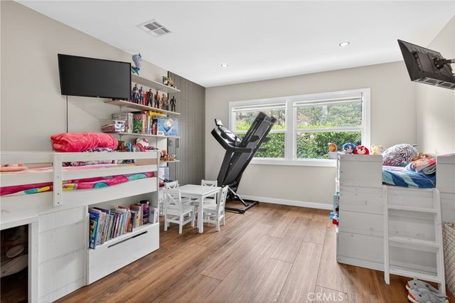10260 Willow Spring Lane, Sunland, CA 91040
