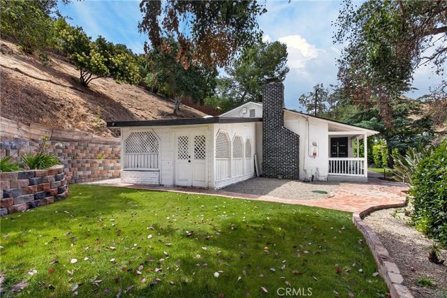 10260 Willow Spring Lane, Sunland, CA 91040