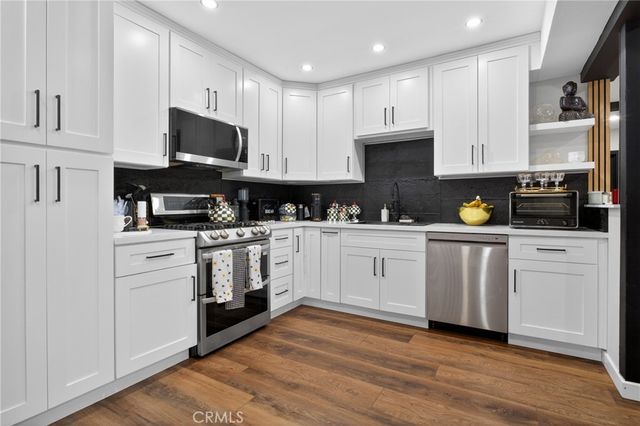 10260 Willow Spring Lane, Sunland, CA 91040