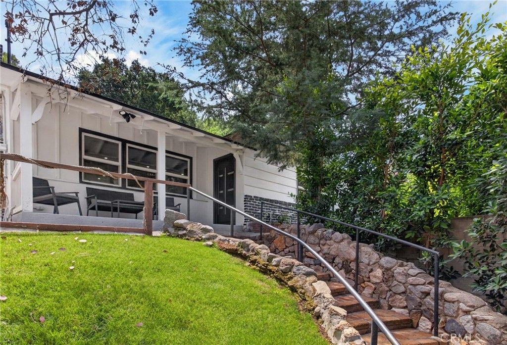 10260 Willow Spring Lane, Sunland, CA 91040