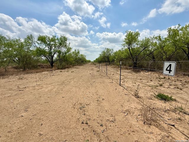 LOT 4 Fm 1332, Jourdanton, TX 78026