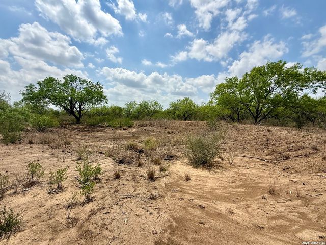 LOT 4 Fm 1332, Jourdanton, TX 78026