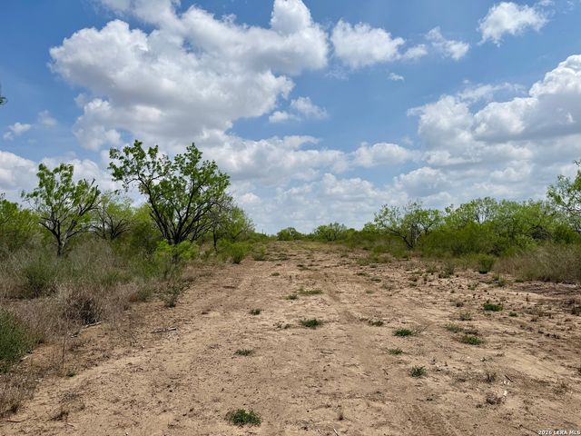 LOT 4 Fm 1332, Jourdanton, TX 78026