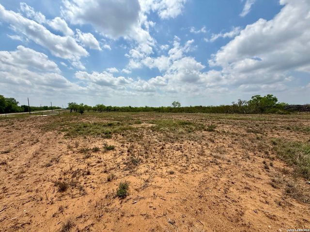LOT 4 Fm 1332, Jourdanton, TX 78026