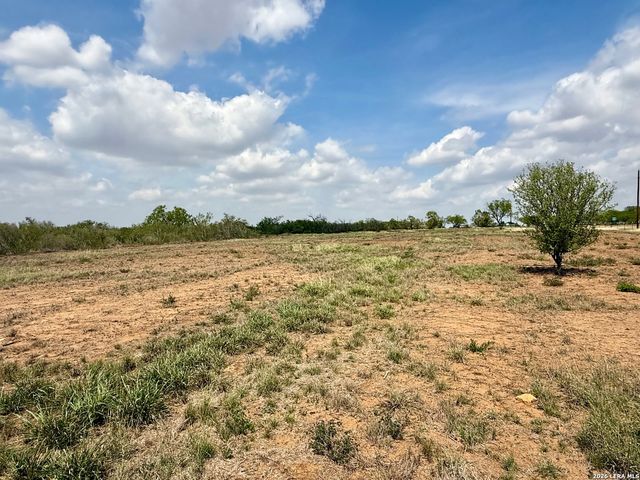 LOT 4 Fm 1332, Jourdanton, TX 78026