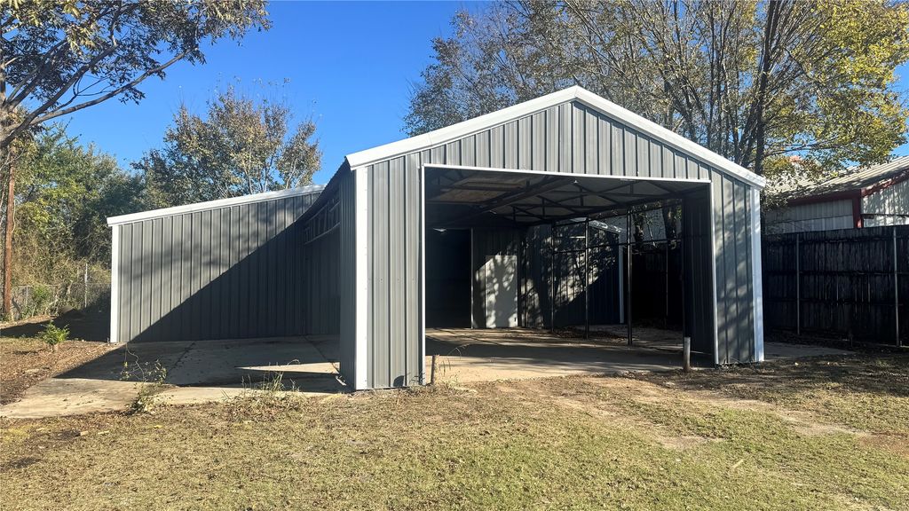 231 Ash Lane, Wills Point, TX 75169