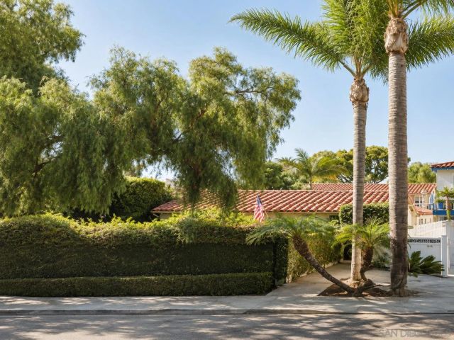 950-958 B Avenue, Coronado, CA 92118