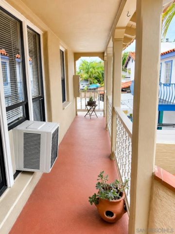 950-958 B Avenue, Coronado, CA 92118