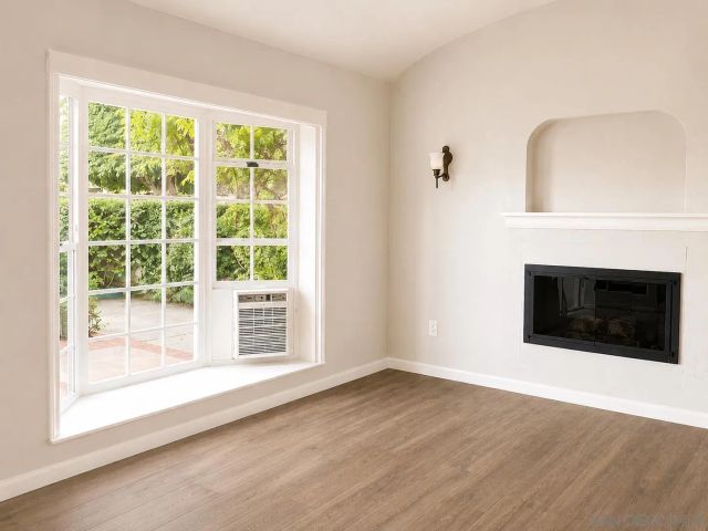 950-958 B Avenue, Coronado, CA 92118