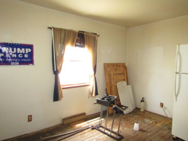 215 Patterson Ave, Bridgeville, PA 15017