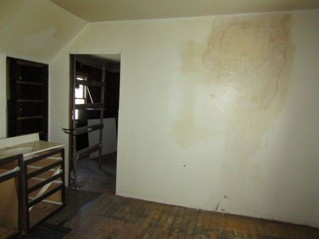 215 Patterson Ave, Bridgeville, PA 15017