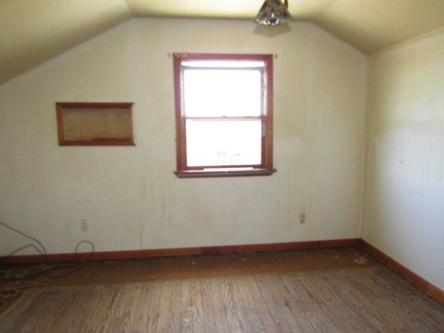 215 Patterson Ave, Bridgeville, PA 15017