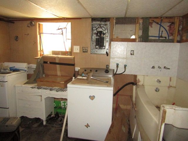 215 Patterson Ave, Bridgeville, PA 15017
