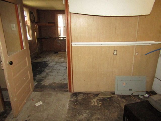 215 Patterson Ave, Bridgeville, PA 15017