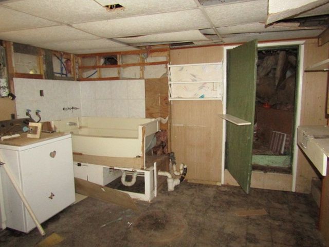 215 Patterson Ave, Bridgeville, PA 15017