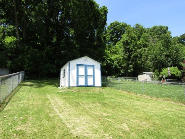 215 Patterson Ave, Bridgeville, PA 15017