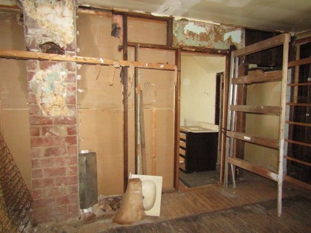 215 Patterson Ave, Bridgeville, PA 15017