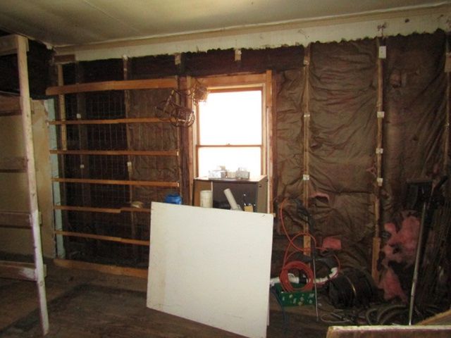 215 Patterson Ave, Bridgeville, PA 15017