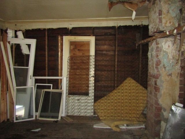 215 Patterson Ave, Bridgeville, PA 15017
