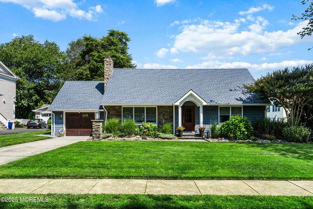 1204 Holly Place, Spring Lake Heights, NJ 07762