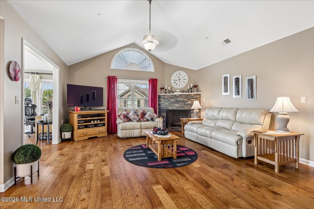 8665 Parkview Oaks Circle, 100, Olive Branch, MS 38654 — photo 2