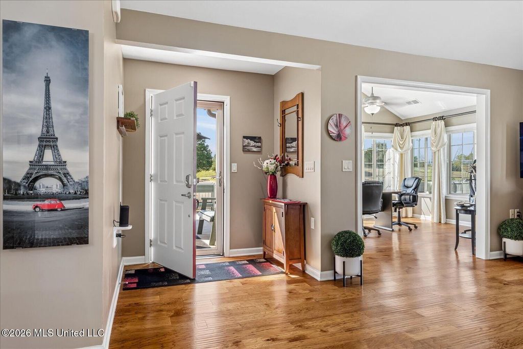 8665 Parkview Oaks Circle, 100, Olive Branch, MS 38654 — photo 3