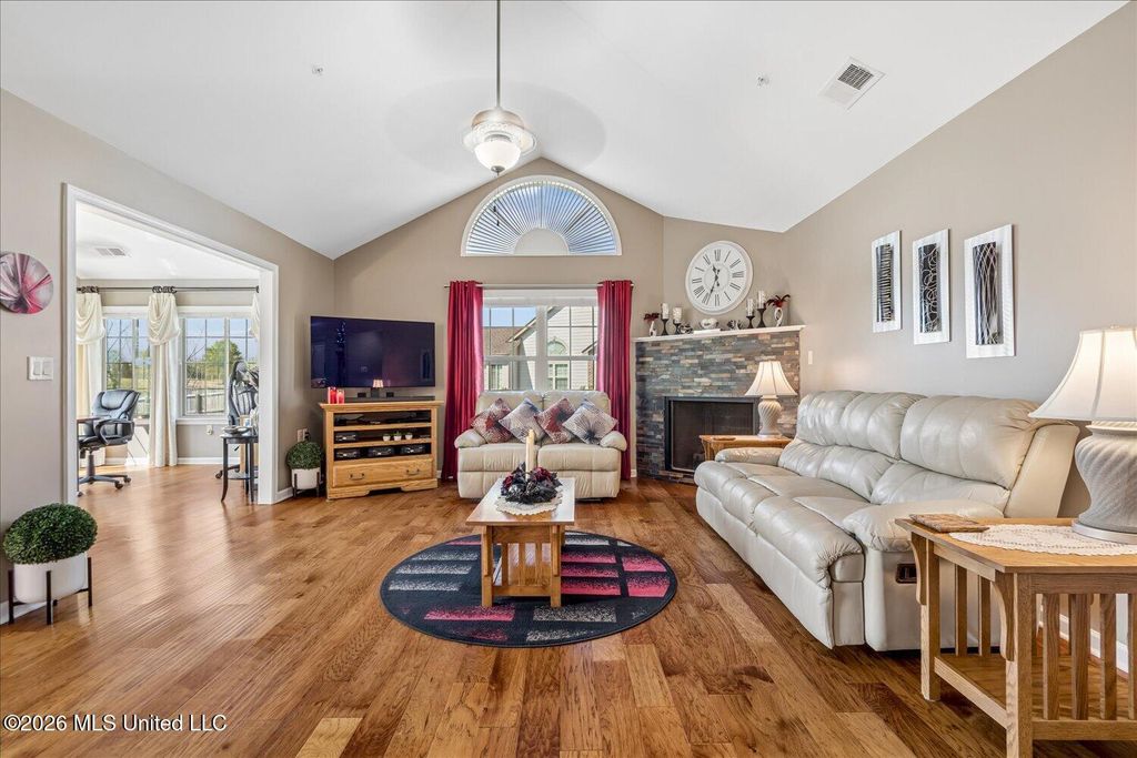8665 Parkview Oaks Circle, 100, Olive Branch, MS 38654 — photo 4