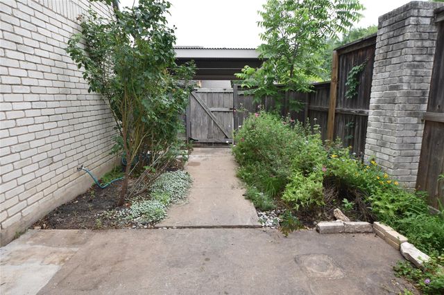 2000 Millay DR, Austin, TX 78752