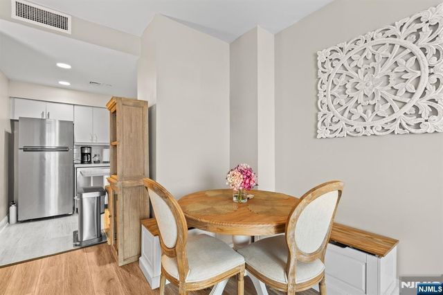 100 Shearwater 31, Jersey City, NJ 07305