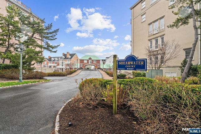 100 Shearwater 31, Jersey City, NJ 07305