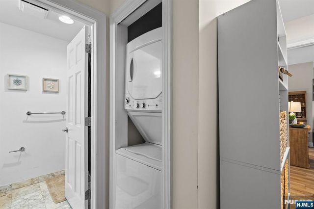 100 Shearwater 31, Jersey City, NJ 07305