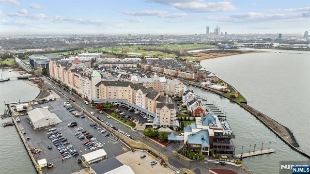 100 Shearwater 31, Jersey City, NJ 07305