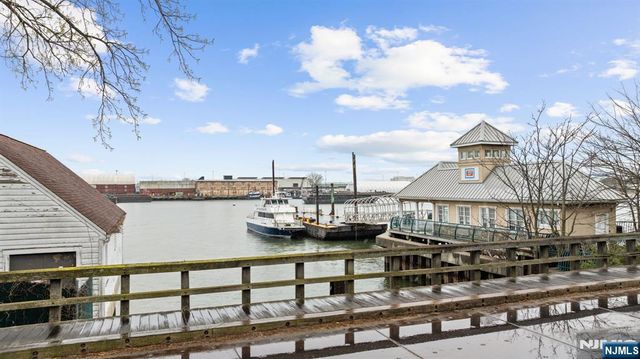 100 Shearwater 31, Jersey City, NJ 07305