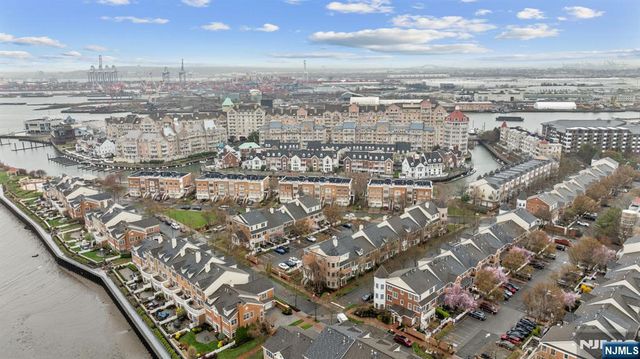 100 Shearwater 31, Jersey City, NJ 07305
