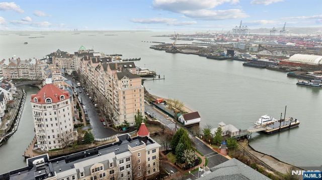 100 Shearwater 31, Jersey City, NJ 07305