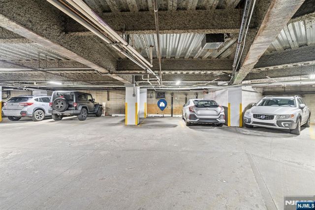 100 Shearwater 31, Jersey City, NJ 07305