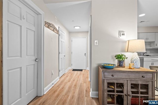 100 Shearwater 31, Jersey City, NJ 07305