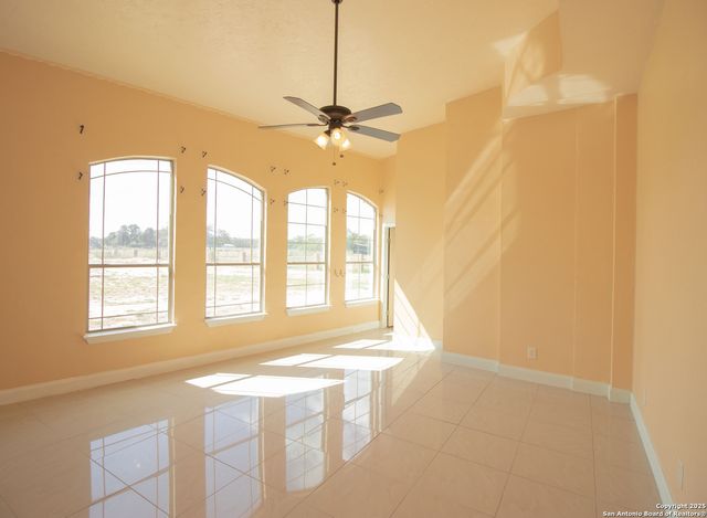 272 CR 341, La Vernia, TX 78121