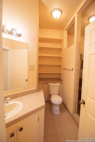272 CR 341, La Vernia, TX 78121