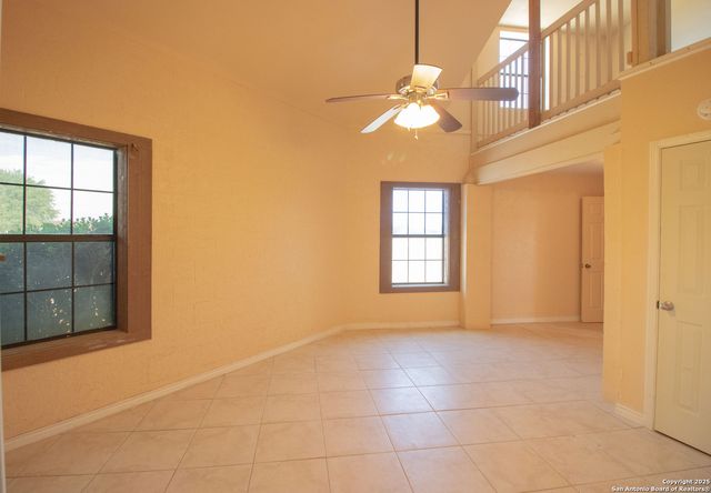 272 CR 341, La Vernia, TX 78121