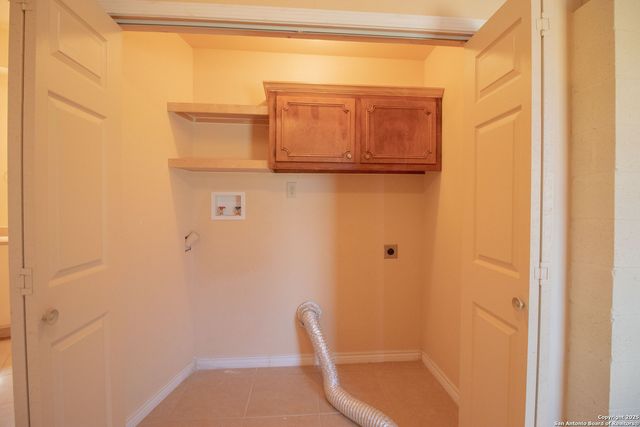 272 CR 341, La Vernia, TX 78121