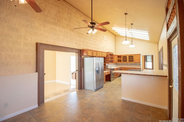 272 CR 341, La Vernia, TX 78121
